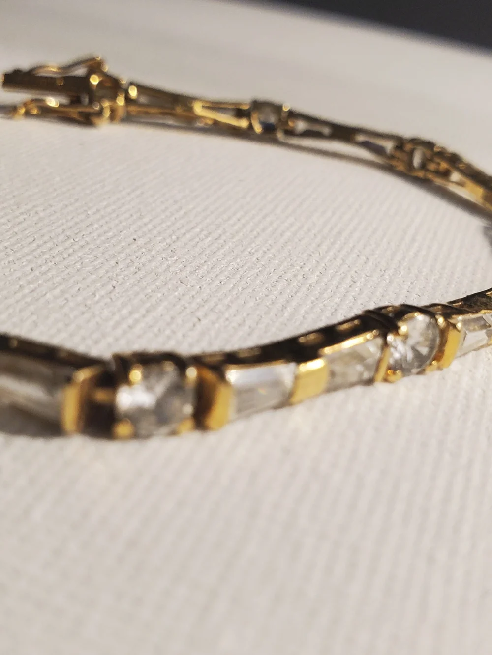 Avon‎ Faux Gold Tone Crystal Tennis Bracelet Women Jewelry